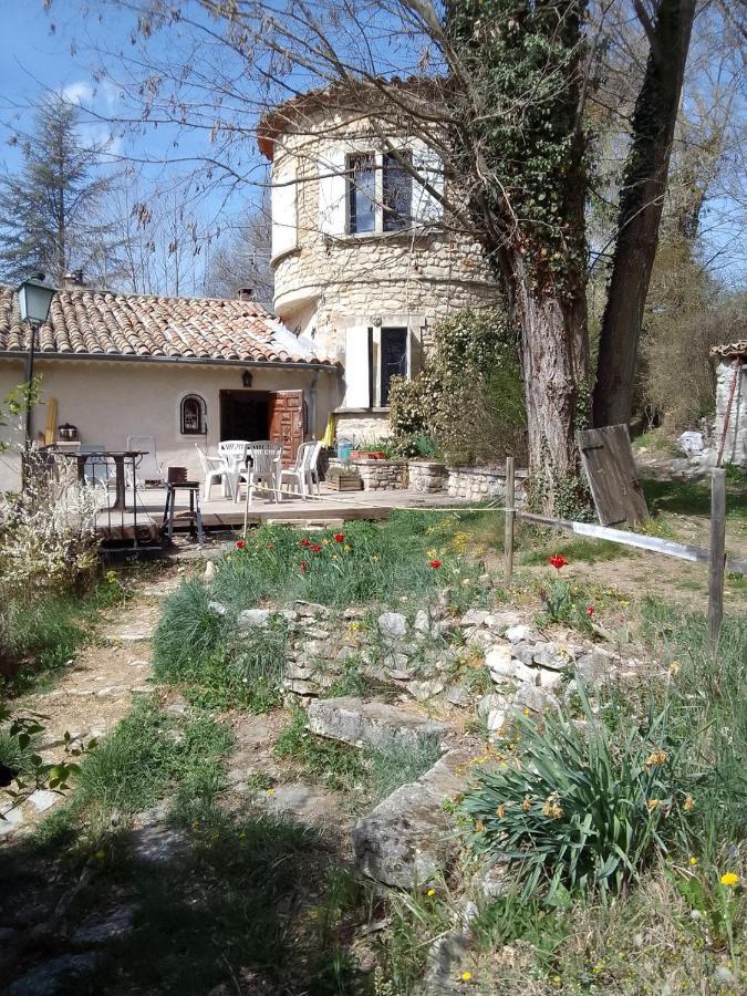 Les Favouilles - Gite & Chambres D Hotes Dauphin 외부 사진