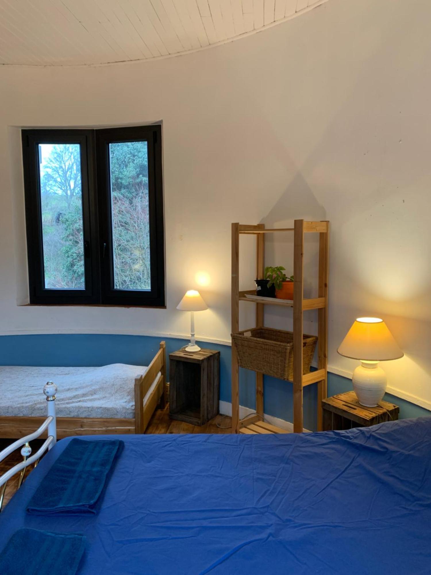 Les Favouilles - Gite & Chambres D Hotes Dauphin 객실 사진