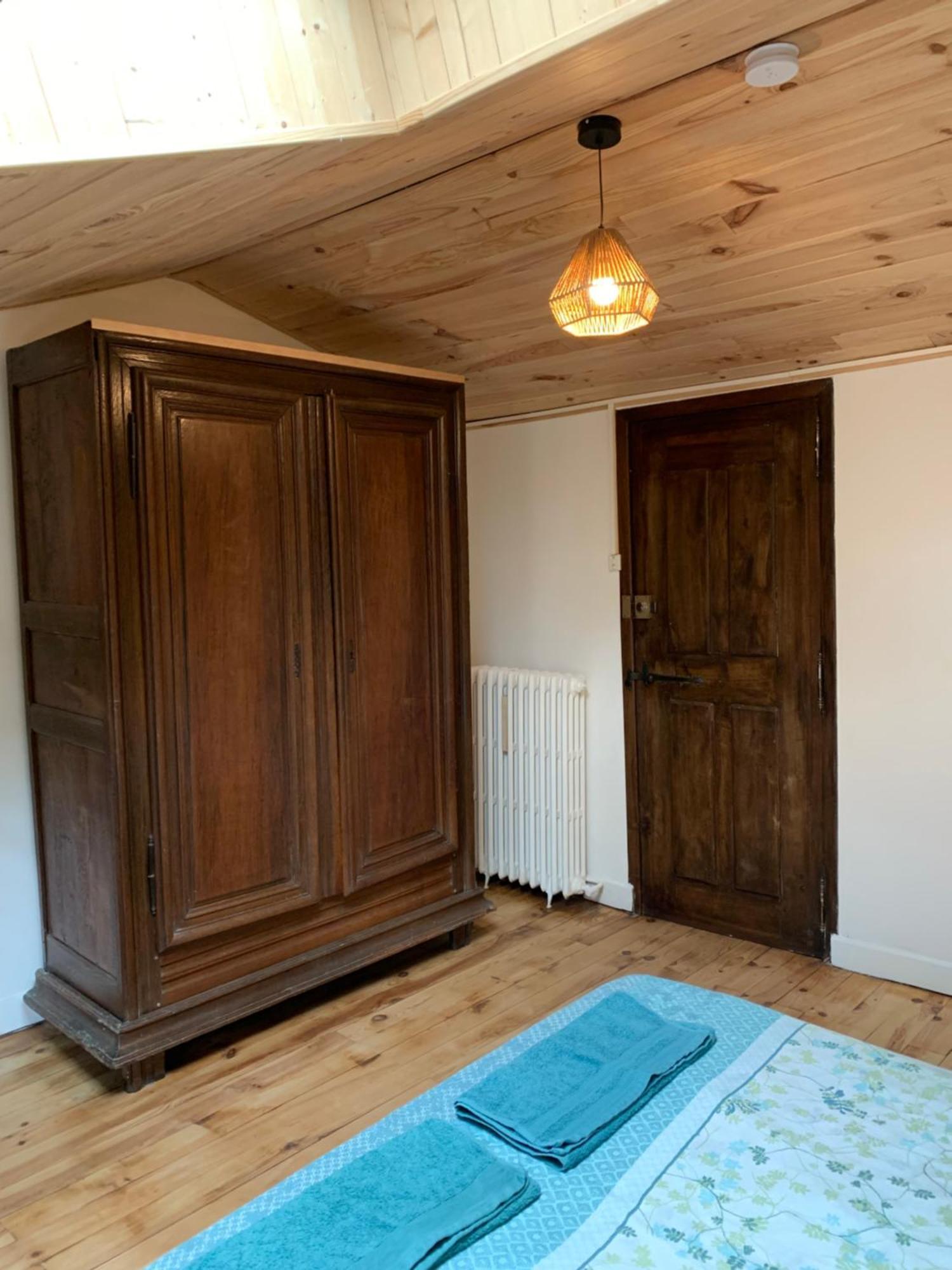 Les Favouilles - Gite & Chambres D Hotes Dauphin 객실 사진