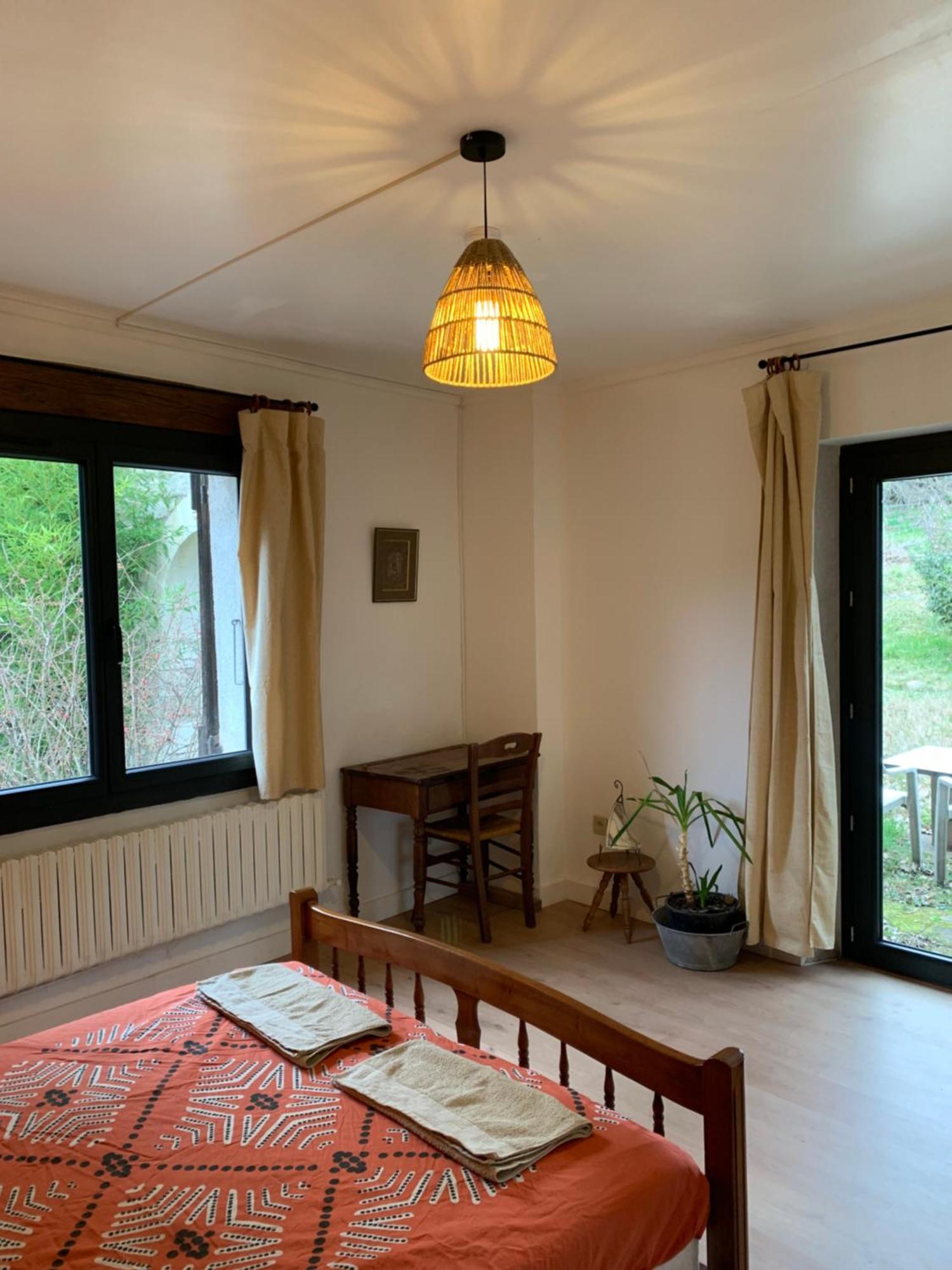 Les Favouilles - Gite & Chambres D Hotes Dauphin 객실 사진